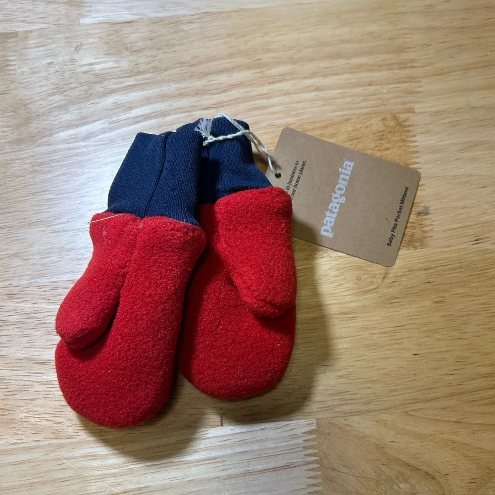 Patagonia Pita Pocket Mittens NWT 3-6M - Picture 3 of 4